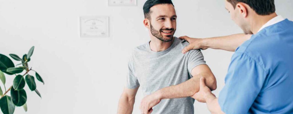 How Physical Therapy Aids Post-Surgery Shoulder Pain Treatment